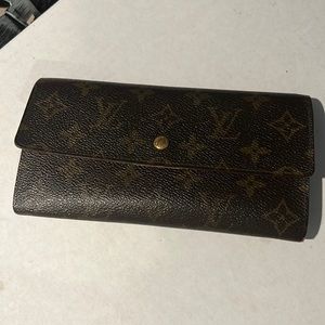 LV Monogrammed Sarah Wallet With Gold Chain